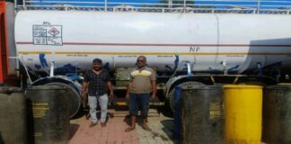 માળીયા(મી)ના સોનગઢમાં ડીઝલ ચોરી કરતા બે ઇસમો ઝડપાયા, પોલીસે ૪૭ લાખથી વધુનો મુદામાલ કબ્જે કર્યો