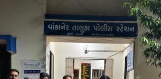 વાંકાનેરના રાતાવિરડા ગામે રહેણાંક ઓરડીમાંથી વિદેશી દારૂની ૧૨૦ બોટલ સાથે એક પકડાયો, એકનું નામ ખુલ્યું