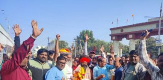 દ્વારકાધીશ પદયાત્રા : ચરાડવા શ્રી મહાકાળી આશ્રમના સંતો-ભક્તોનું ટંકારામાં ભવ્યાતિભવ્ય સ્વાગત