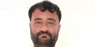 વાંકાનેર નજીક આઇસરમાં ચોરખાનું બનાવી વિદેશી દારૂની હેરાફેરી, બે આરોપી ઝડપાયા