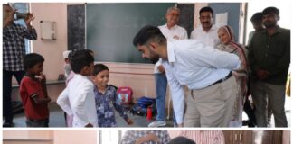 વાંકાનેરના કોઠી અને મહિકા ગામે કલેક્ટરનાં અધ્યક્ષસ્થાને ‘શાળા પ્રવેશોત્સવ’ કાર્યક્રમ યોજાયો